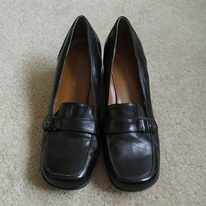 Black Bandolino chunky heels